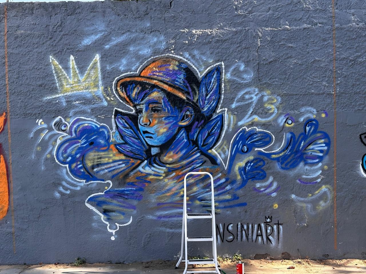 Galeria a céu aberto: professor e estudantes restauram paredes de escola com projeto de grafite em Jundiaí