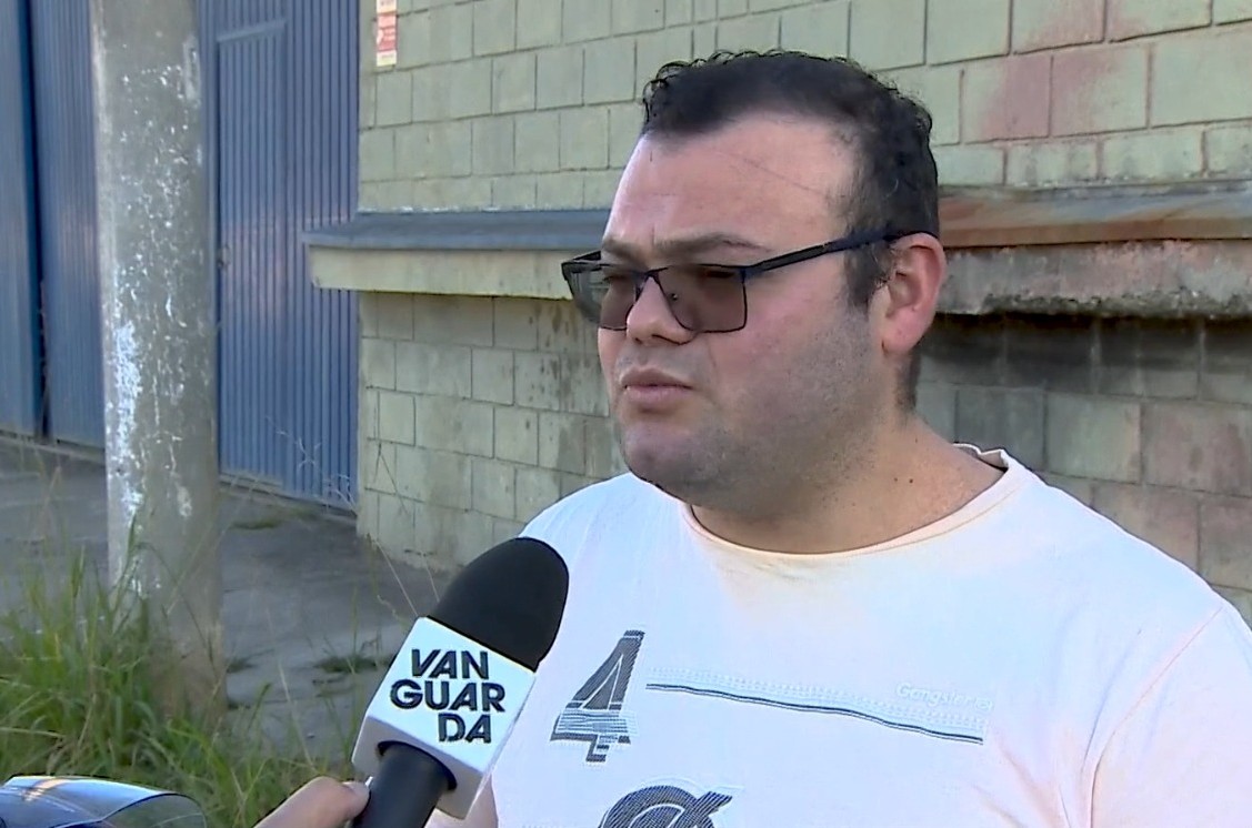 ‘Foi assustador’, diz motociclista que escapou de bobinas de aço desgovernadas após acidente na Dutra