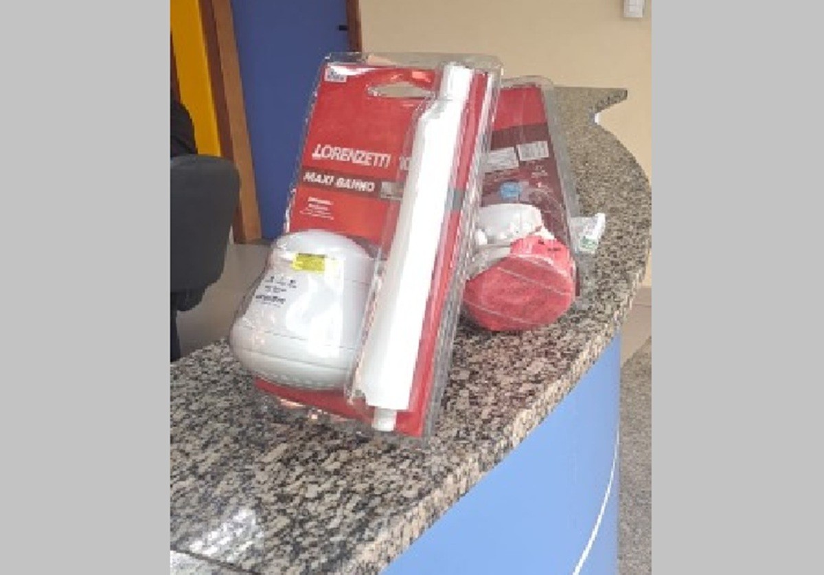 Homem tenta furtar dois chuveiros elétricos em loja de São Pedro da Aldeia