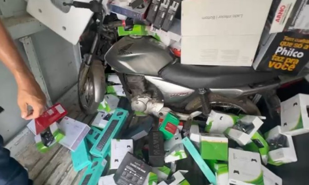 O motorista admitiu participação no esquema e relatou que realizava paradas combinadas — Foto: PC-BA