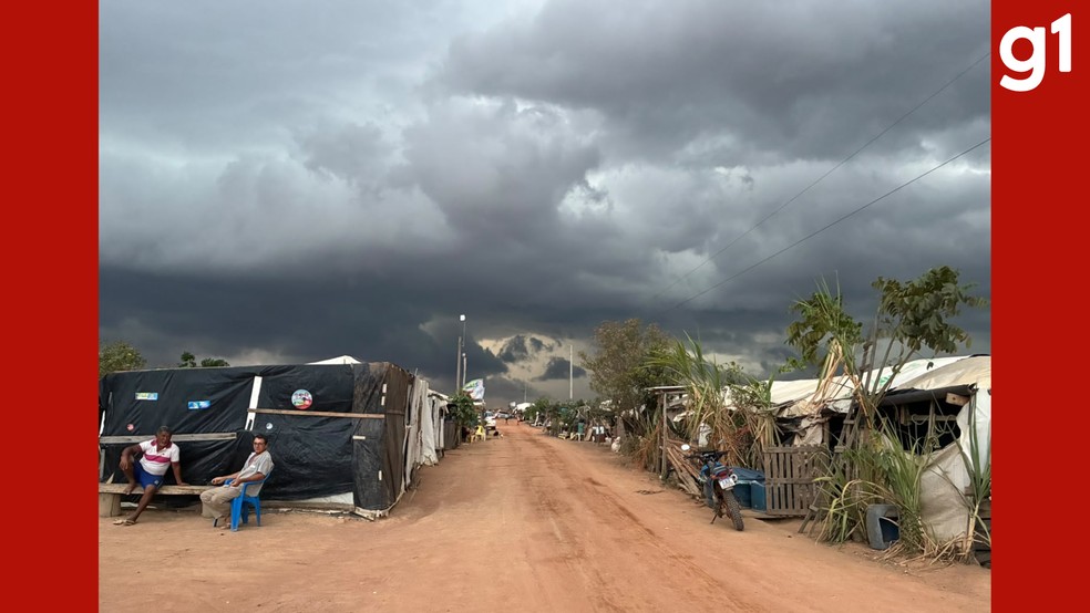 Os moradores do Acampamento União Cinco Estrelas enfrentam dificuldades de acesso à água e falta de infraestrutura. — Foto: Arquivo pessoal