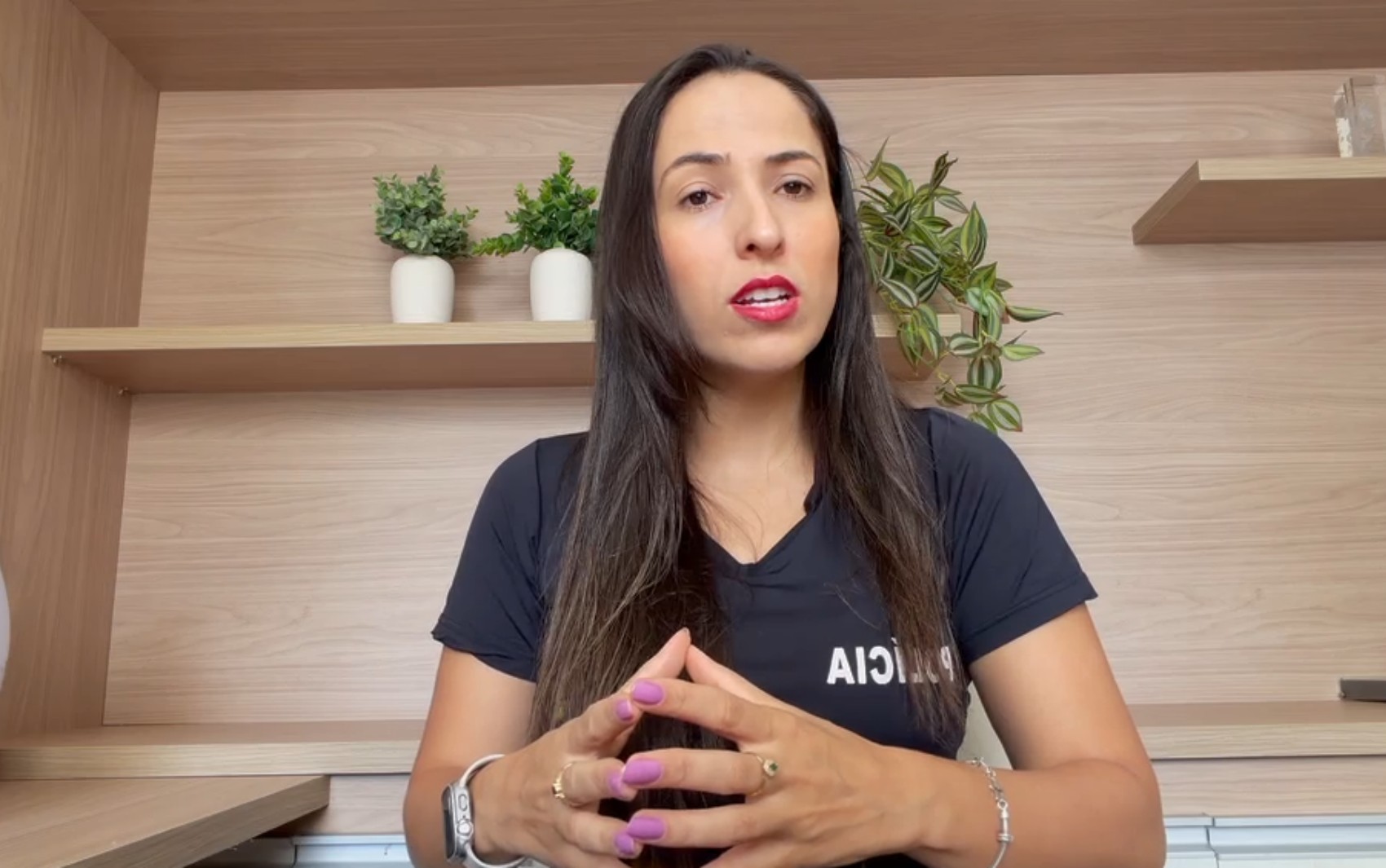 Delegada que investiga padrinho suspeito de abuso sexual diz que exposição de caso por mãe influenciadora prejudica vítima