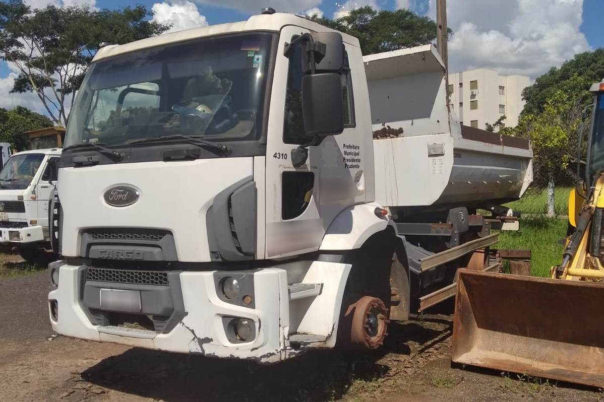 Prefeitura arrecada R$ 769 mil em leilão de veículos e sucatas, em Presidente Prudente
