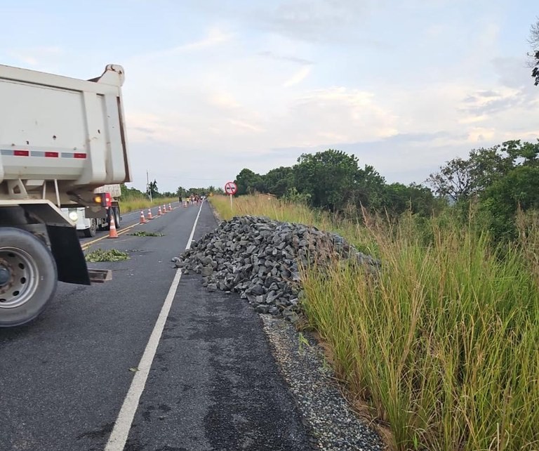 PB-036 recebe intervenção do DER-PB, que segue monitorando trechos de rodovias afetadas por chuvas na PB
