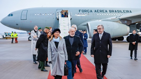 Lula chega a Berlim para 'reforçar parceria estratégica' entre Brasil e Alemanha