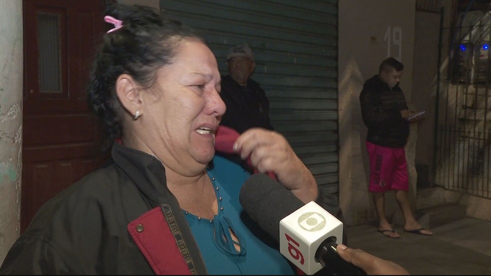 M&atilde;e de jovem morta em inc&ecirc;ndio na Zona Norte de SP &mdash; Foto: Reprodu&ccedil;&atilde;o/TV Globo