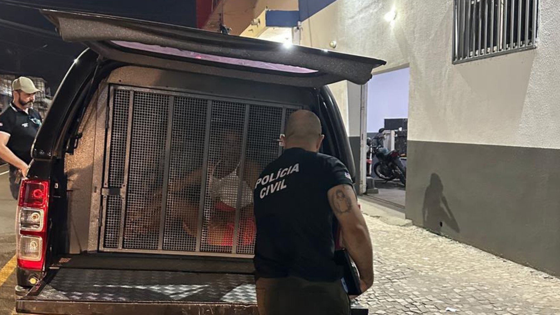 Mulher é presa por tentar matar criança de 5 anos e mãe em Santa Inês