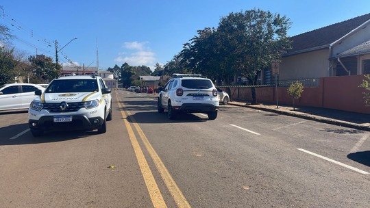 Criança morre e outras duas ficam feridas após adolescente invadir escola no RS