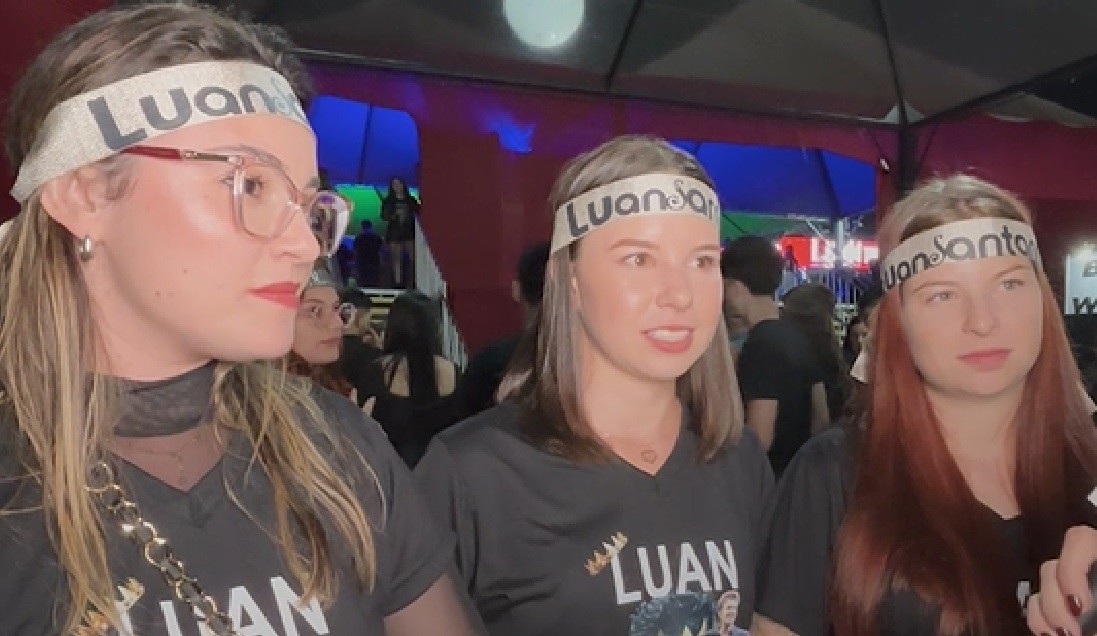 Fãs de Luan Santana revivem tempos de fã-clube criado nos anos 2000 em show do cantor no Limeira Rodeo Music — Foto: Estevão Mamédio/Reprodução/g1