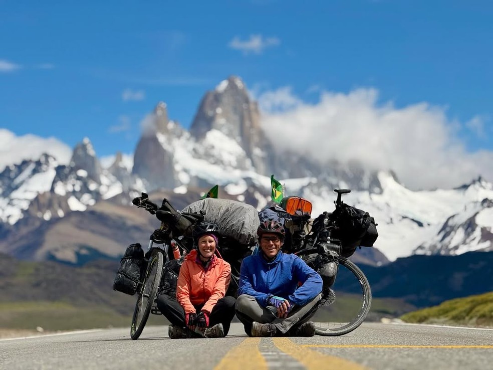 Bruna Pionoski Cardoso e Jonas de Paula e Silva viajaram pela América de bicicleta — Foto: Cedida pelo casal
