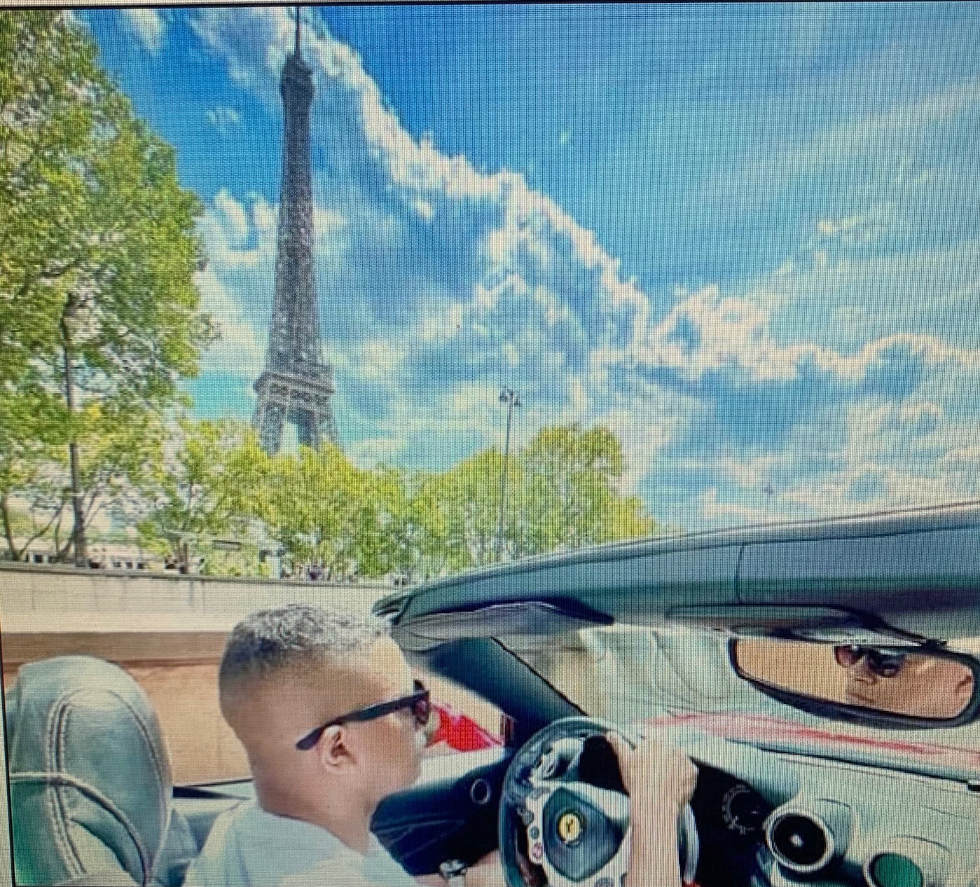 Suspeito de atuar em lavagem para facções ostentou nas redes sociais em viagens a França, Grécia e Dubai