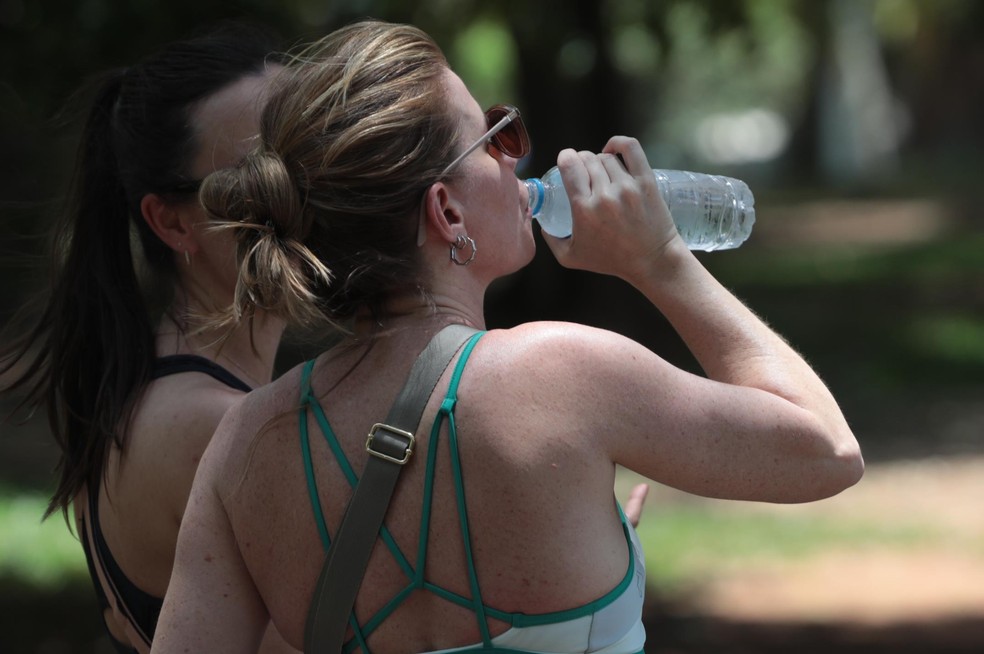 Casos de desidratação pelo calor aumentam 20% na UPA de Varginha; saiba como se proteger — Foto: Renato S. Cerqueira/Futura Press/Estadão Conteúdo