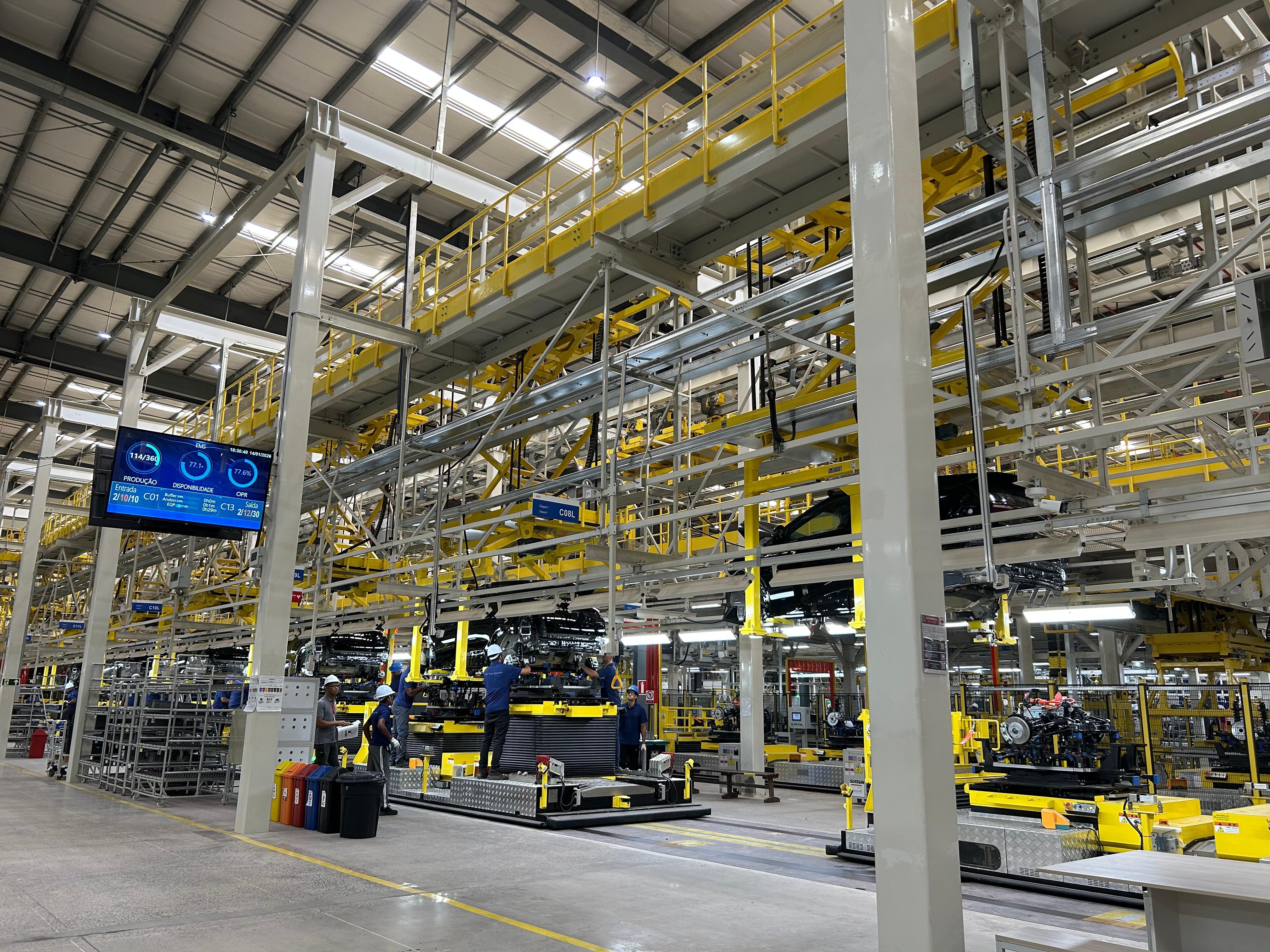 BYD abre 20 vagas para jovens aprendizes em fábrica de Camaçari; veja como se inscrever