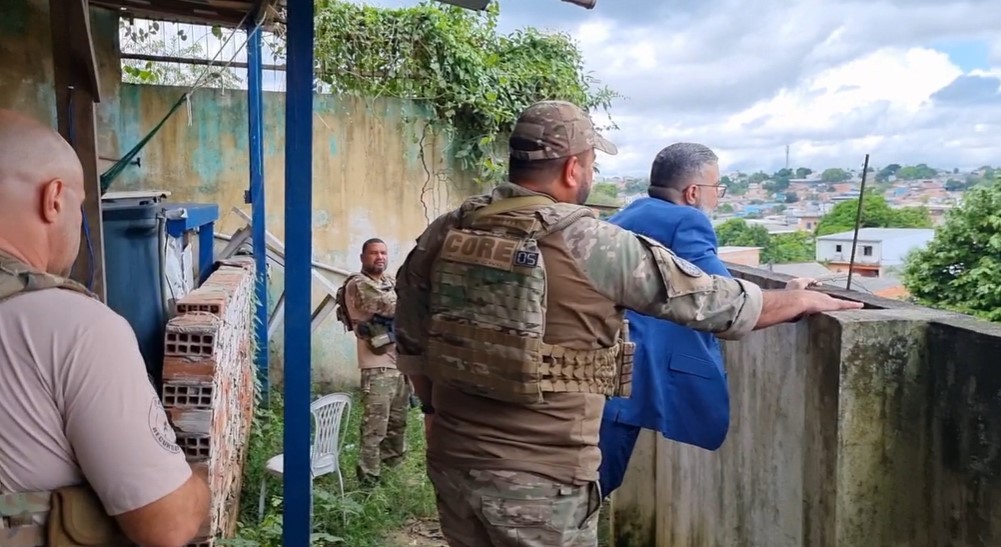 Operação investiga esquema de tráfico de armas com envolvimento de policial militar no AM
