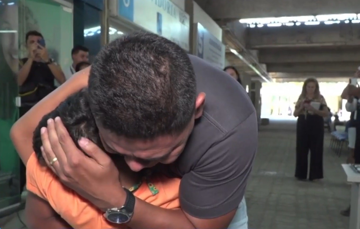 Menino potiguar conhece doador de medula óssea do Amapá quase dois anos após transplante