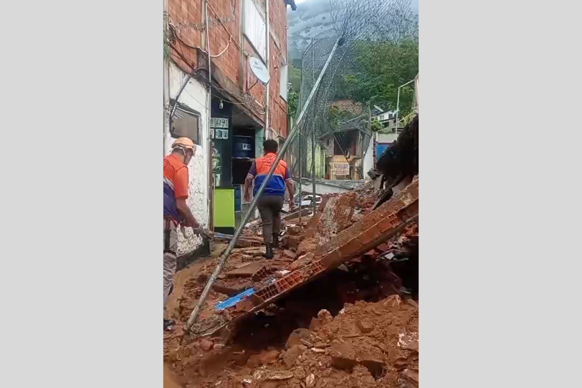 Aulas são suspensas após chuva derruba muro de escola municipal em Teresópolis