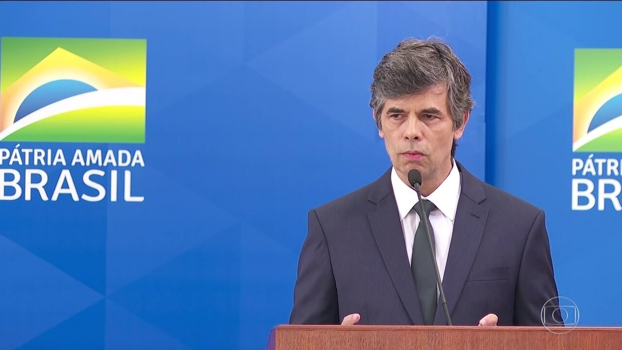Em discurso de posse, Teich fala em 'foco nas pessoas' e parceria com