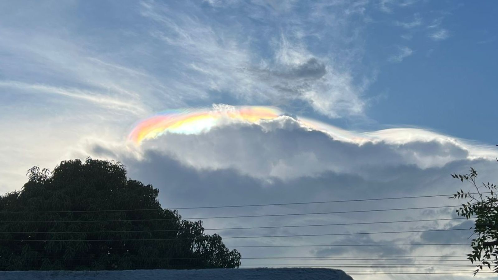 Nuvem iridescente: fenômeno raro é registrado em município do Piauí, veja vídeo