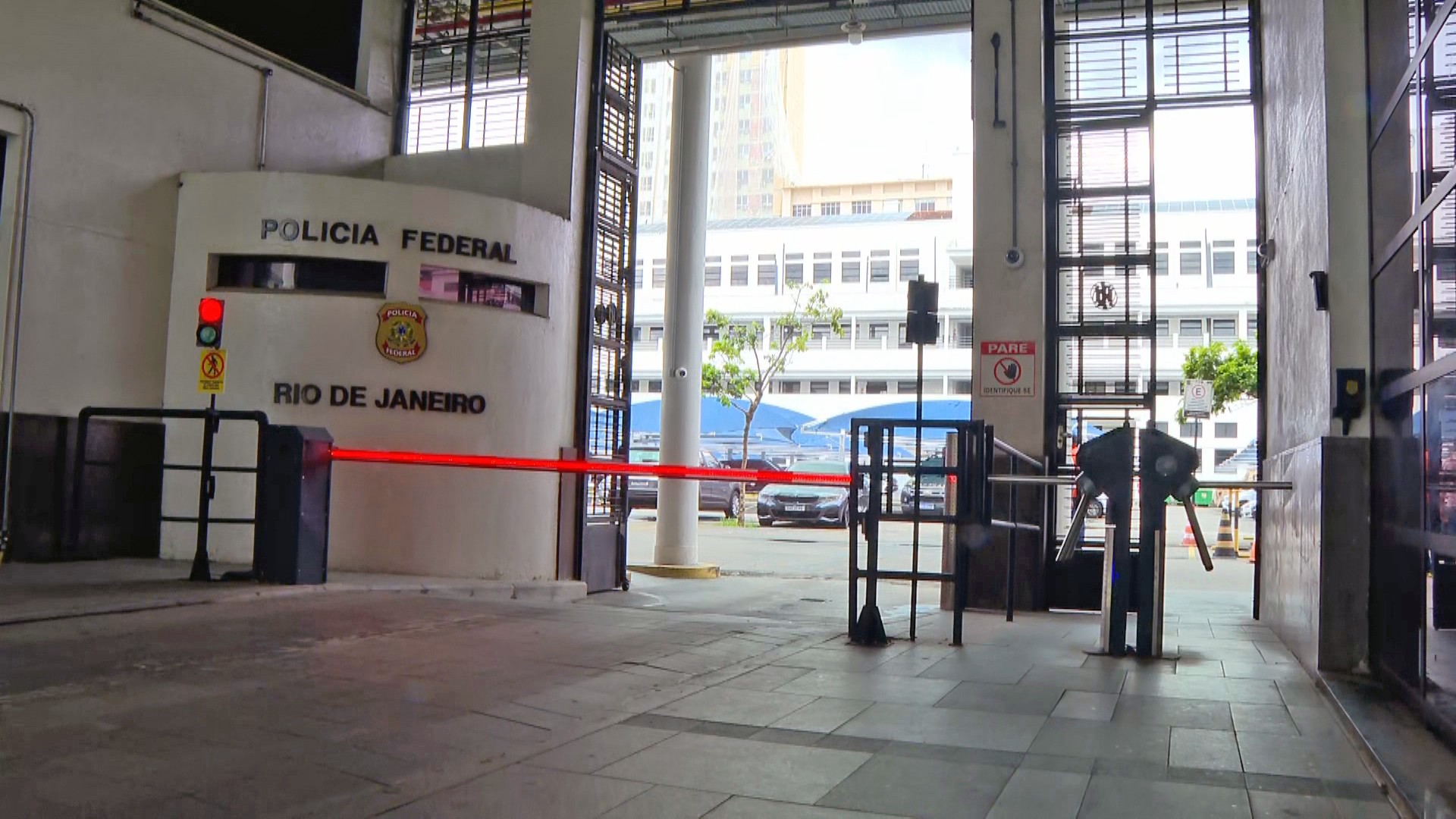 Polícia Federal mira extorsão na PF do Rio e prende empresário