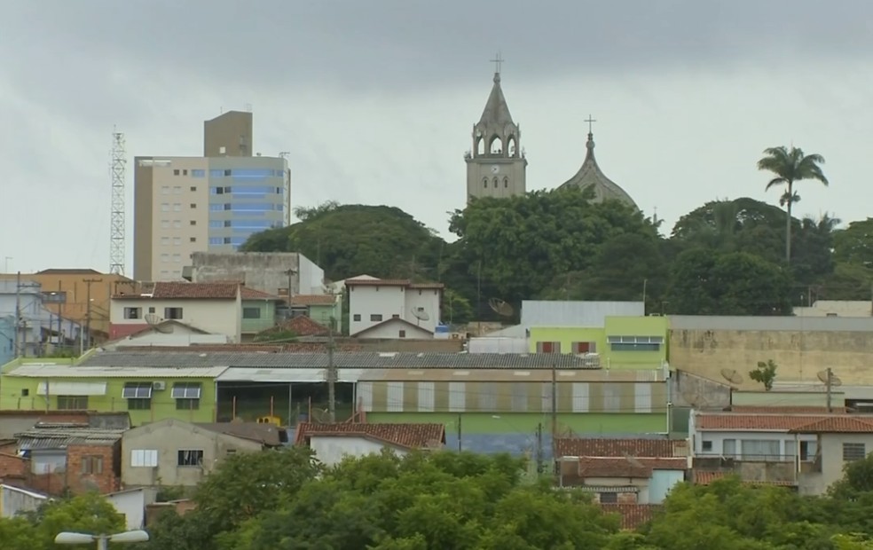 Prefeitura de Curitiba flexibiliza regras e libera jogos com até