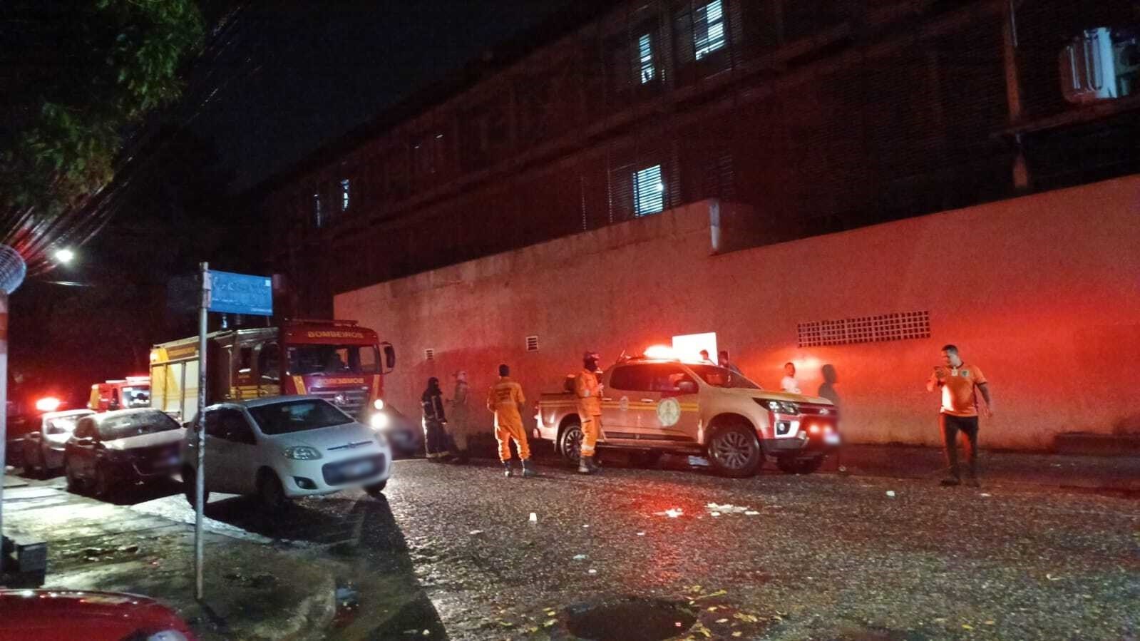 Curto-circuito em gerador espalha fumaça dentro do HGV e pacientes são transferidos, em Teresina
