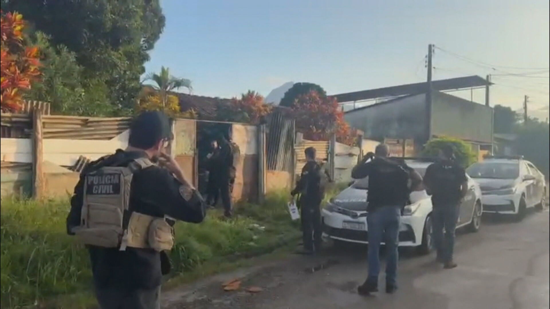 Polícia Civil faz operação contra quadrilha suspeita de roubo em obra da Arena Niterói