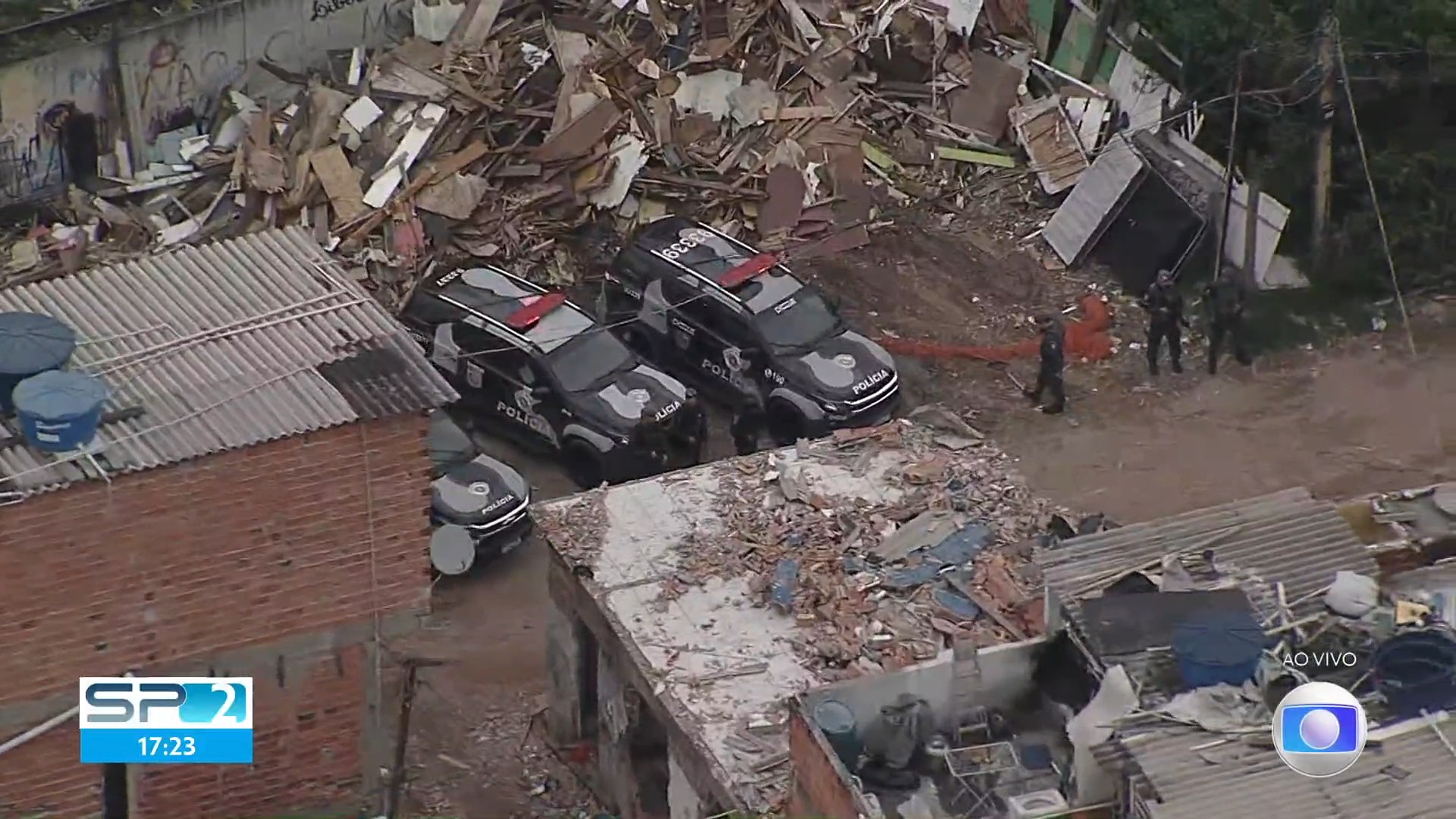 MP e PM fazem operação contra traficantes suspeitos de dificultar remoção de famílias na Favela do Moinho