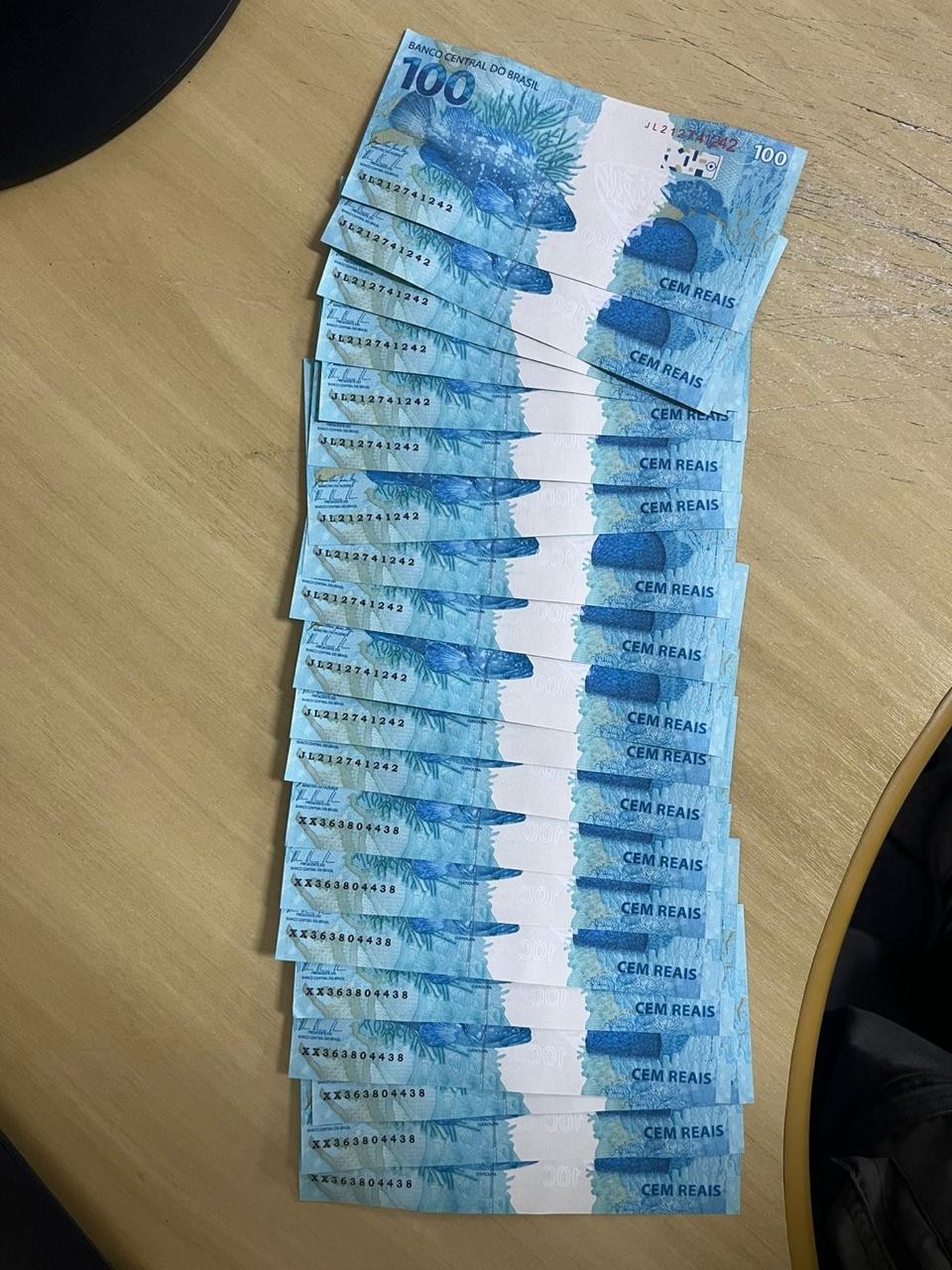 Homem é preso pela PF com pelo menos R$ 2 mil em notas falsas, em Caraguatatuba