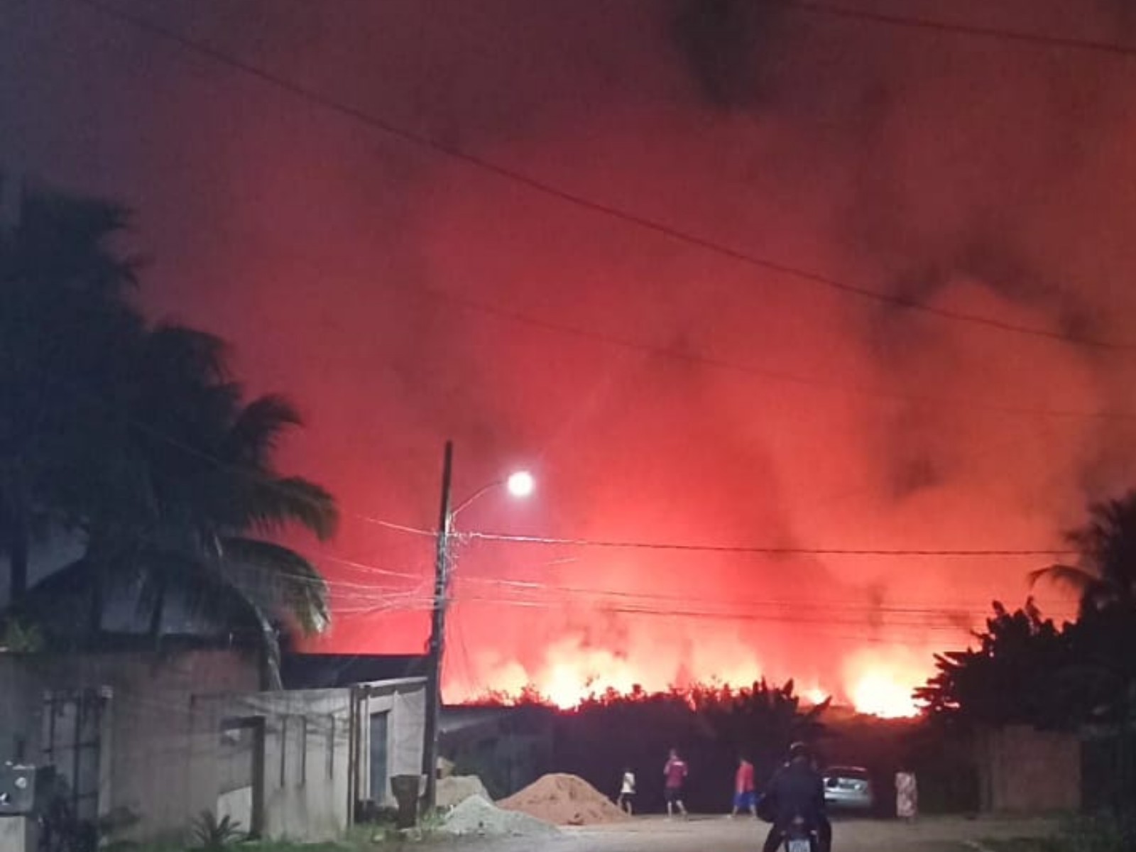 Incêndios de grandes proporções atingem áreas de vegetação no Acre
