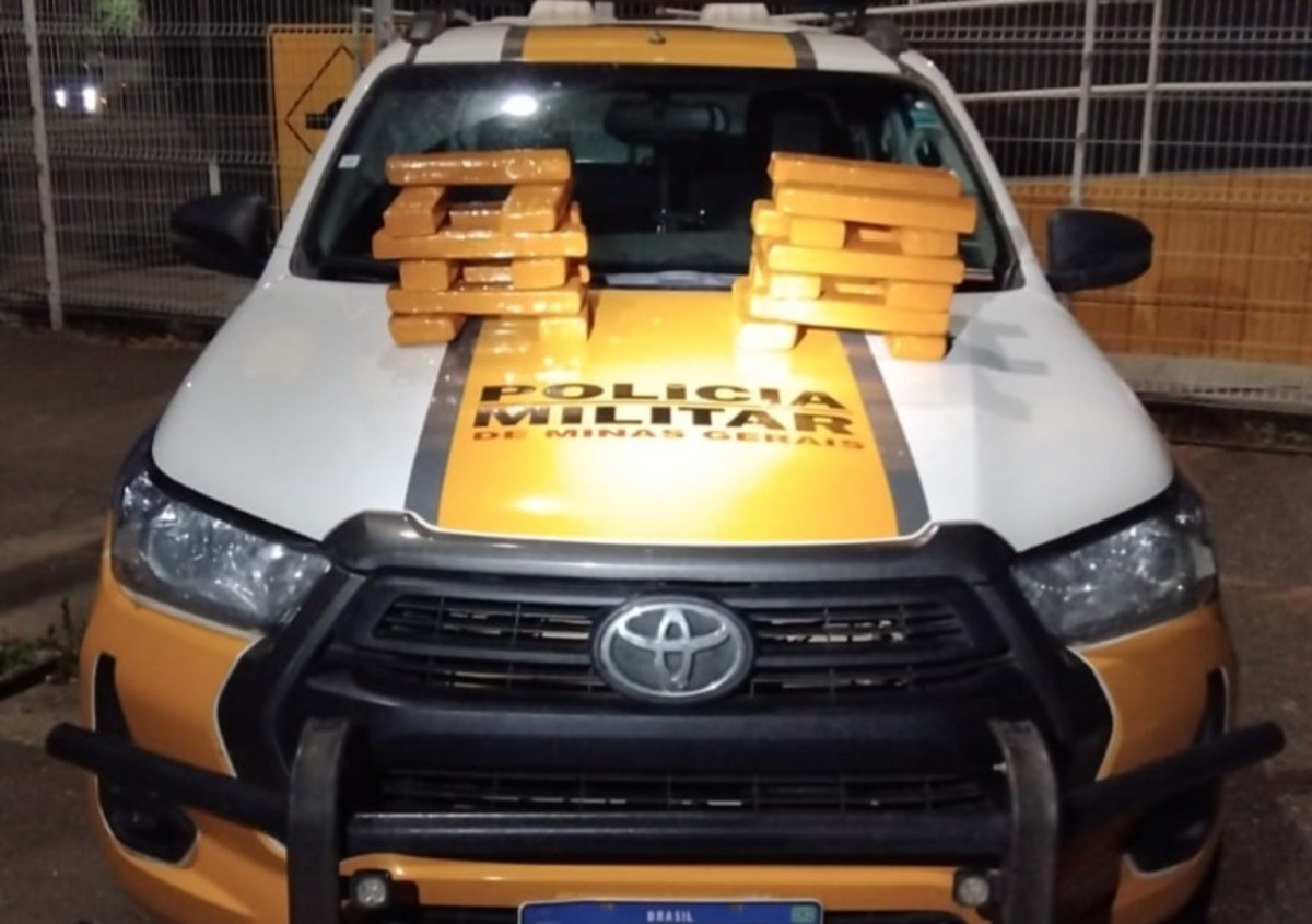 Motorista é preso com 23 barras de maconha durante abordagem na BR-259, em Governador Valadares