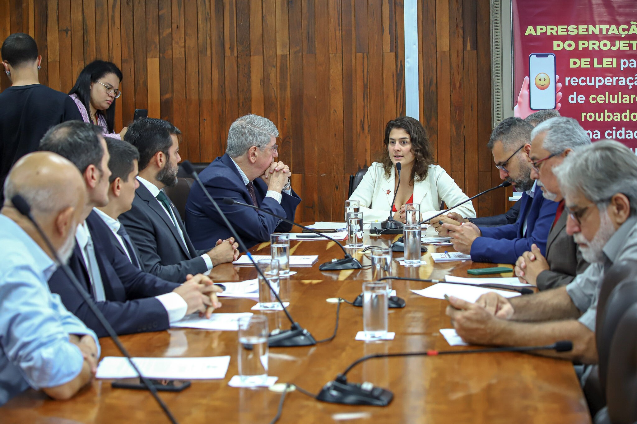Com redução de 50% nos roubos de celulares, Piauí apresenta projeto em São Paulo