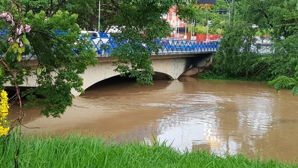 Garoa ameniza tempo seco depois de 54 dias sem chuva - 11/09/12 - SOROCABA  E REGIÃO - Jornal Cruzeiro do Sul