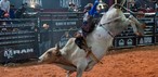 Final da montaria em touros da PBR foi um dos destaques da 4ª noite da Festa do Peão de Americana 2026, neste domingo (7) — Foto: Thomaz Marostegan