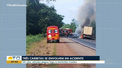 Acidente envolvendo três carretas é registrado na BR-153; uma pessoa morreu