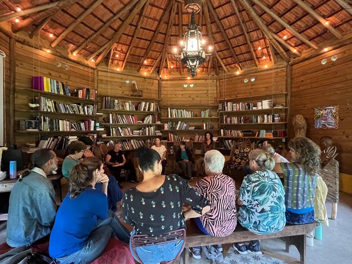 Espaço cultural em Petrópolis abre vagas para balé, yoga e terapia comunitária