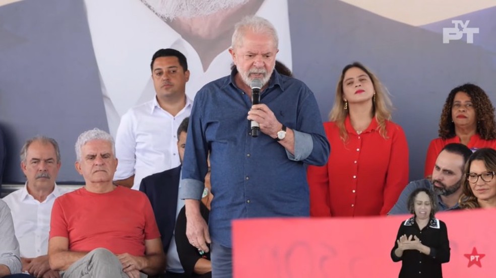 Lula em discurso na cidade de Contagem, em Minas Gerais — Foto: Reprodução