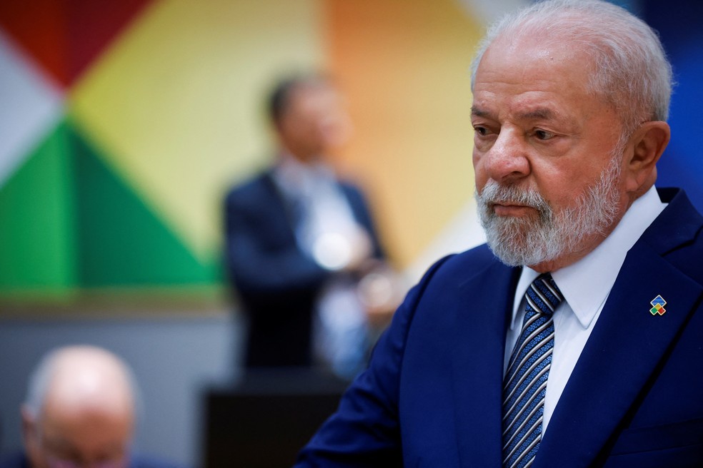 O presidente do Brasil, Luiz Inácio Lula da Silva, participa de uma mesa redonda durante a cúpula entre líderes da União Europeia (UE) e da Comunidade de Estados Latino-Americanos e Caribenhos (CELAC), em Bruxelas, Bélgica, 17 de julho de 2023.  — Foto: REUTERS/Johanna Geron