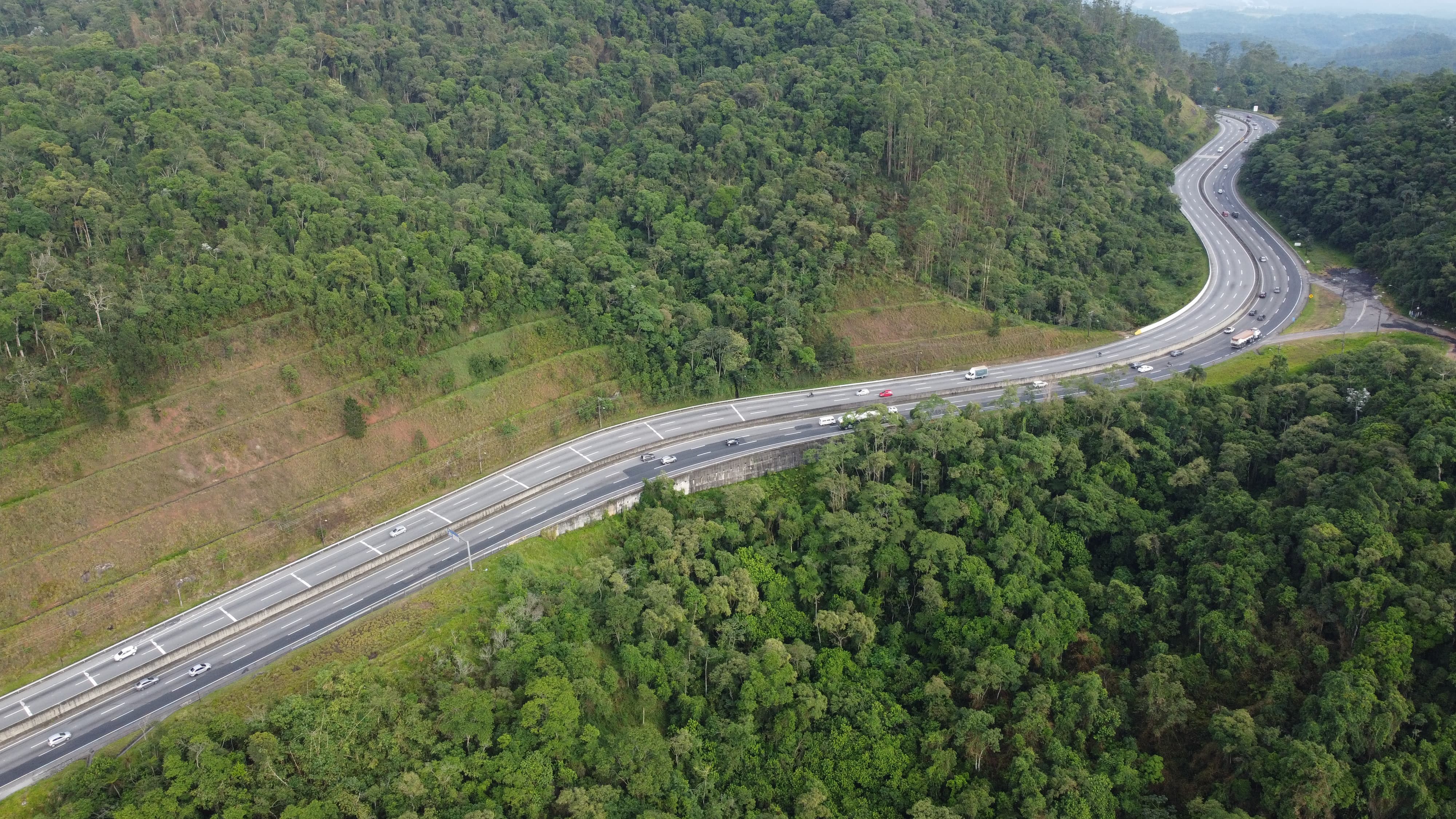 'Free flow': pedágio 'sem cancela' será adotado em concessão de rodovias do Alto Tietê e litoral paulista