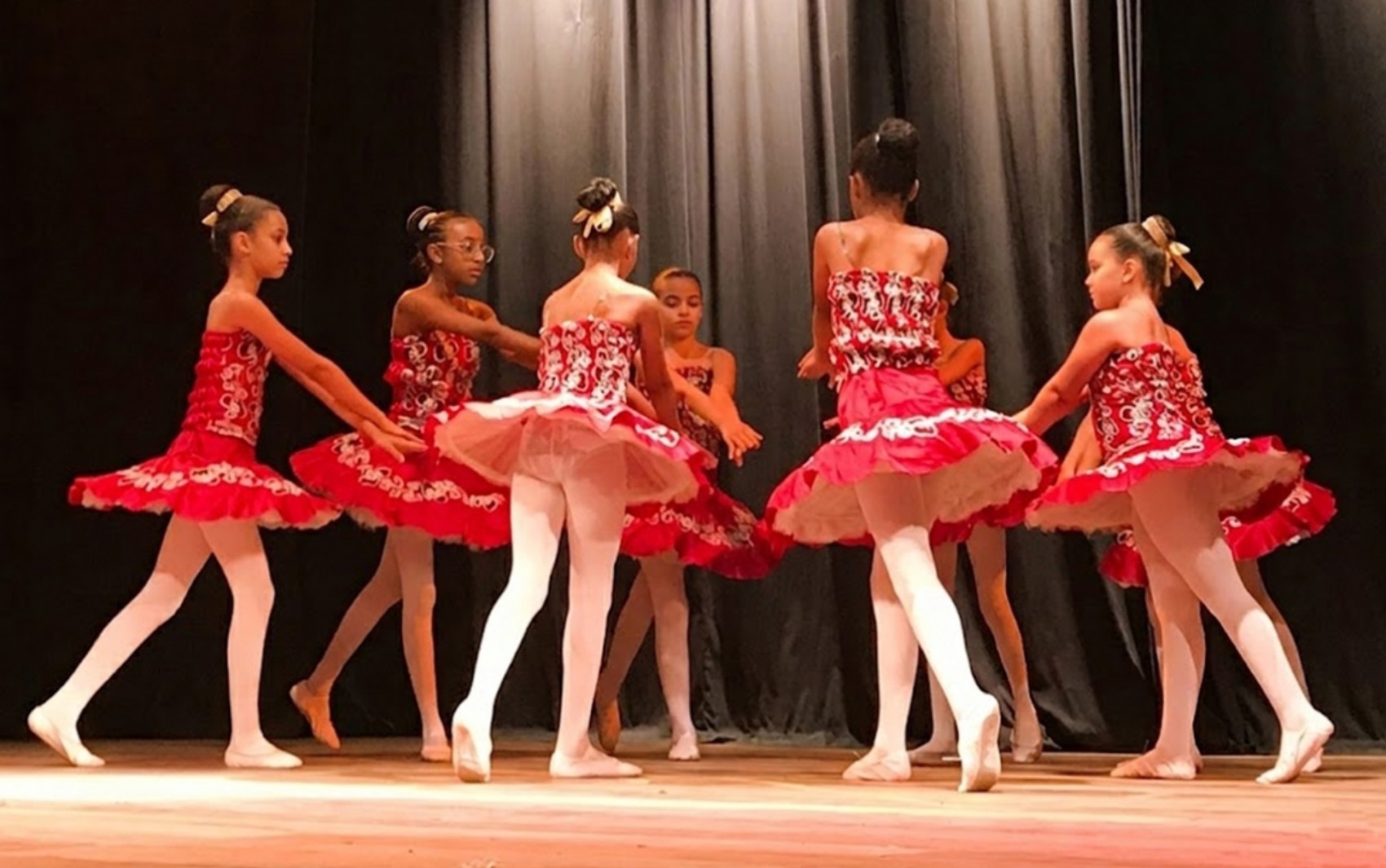 Programa oferece oficinas gratuitas de música, teatro e dança em Feira de Santana; saiba mais