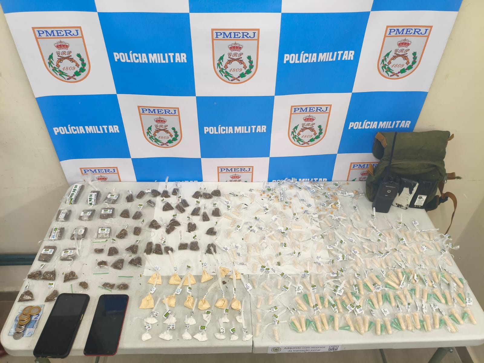 Dupla é presa com drogas em Volta Redonda