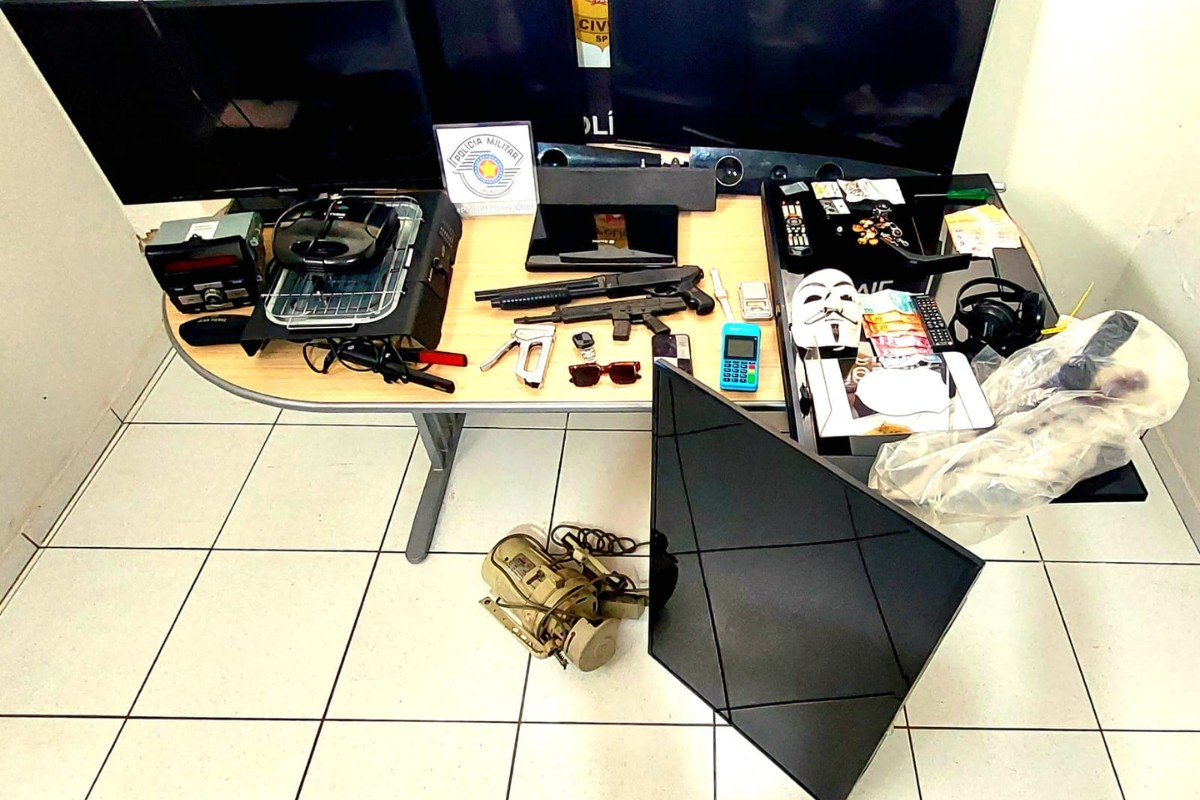 Vítima é amarrada e ameaçada com facão e armas durante roubo em Piraju