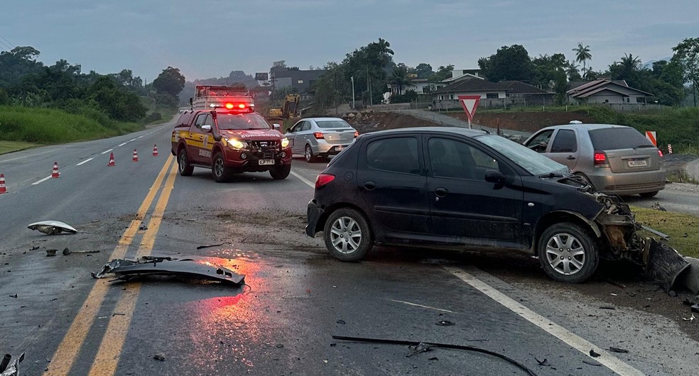 Acidente em Blumenau mata jovem grávida em SC — Foto: Corpo de Bombeiros/Divulgação