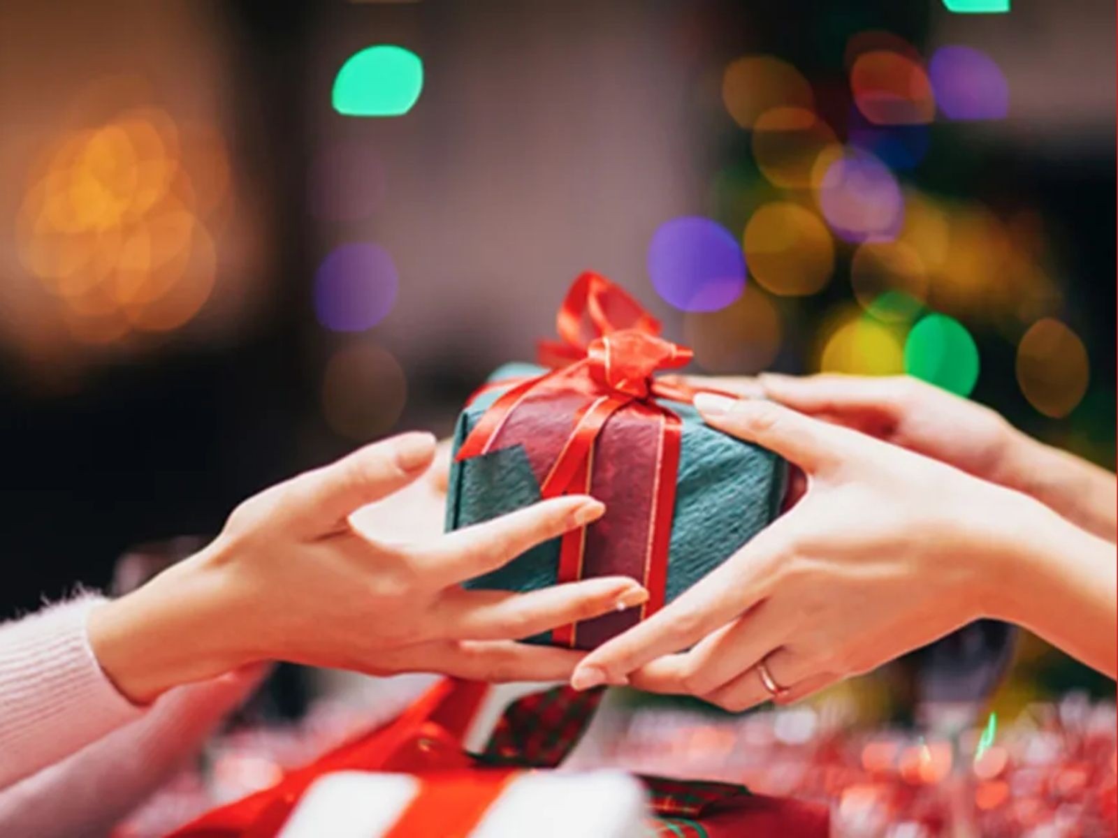 Limite de orçamento, plano de compra e mais: economista do AC dá dicas de como presentear sem pesar no bolso