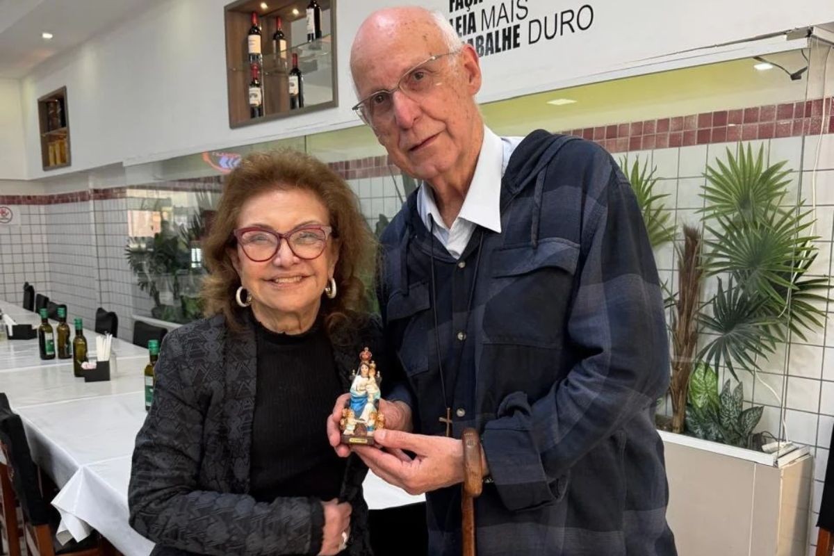 Padre Júlio Lancellotti celebra missa de 7º dia da ex-prefeita Telma de Souza em Santos, SP