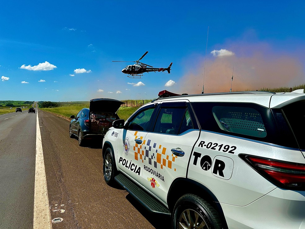 Homem é preso com mais de uma tonelada de maconha escondida em carro na SP-300 em Cafelândia — Foto: Polícia Federal/Divulgação
