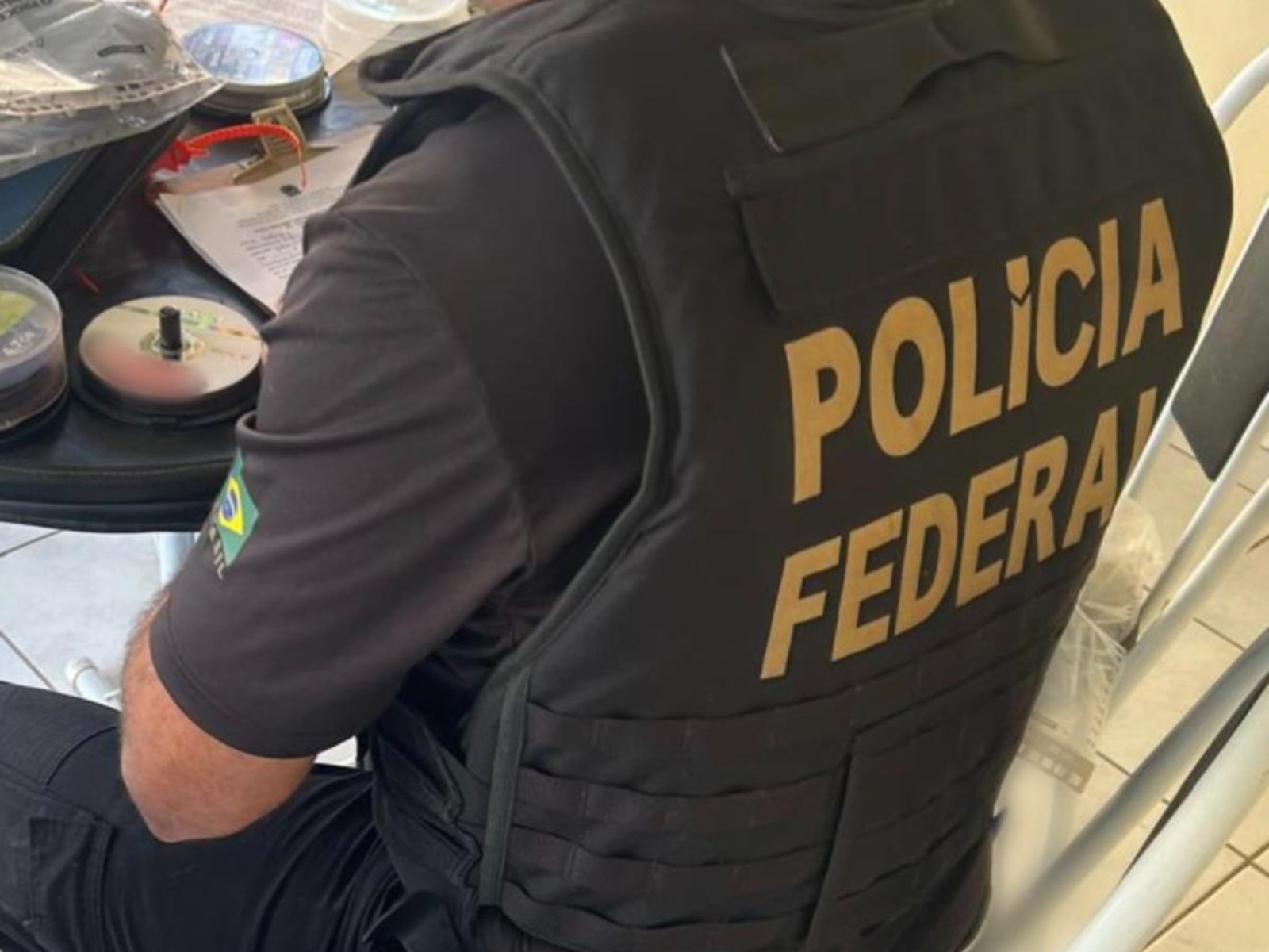 PF prende homem em flagrante por armazenar material de abuso sexual infantil em Governador Valadares