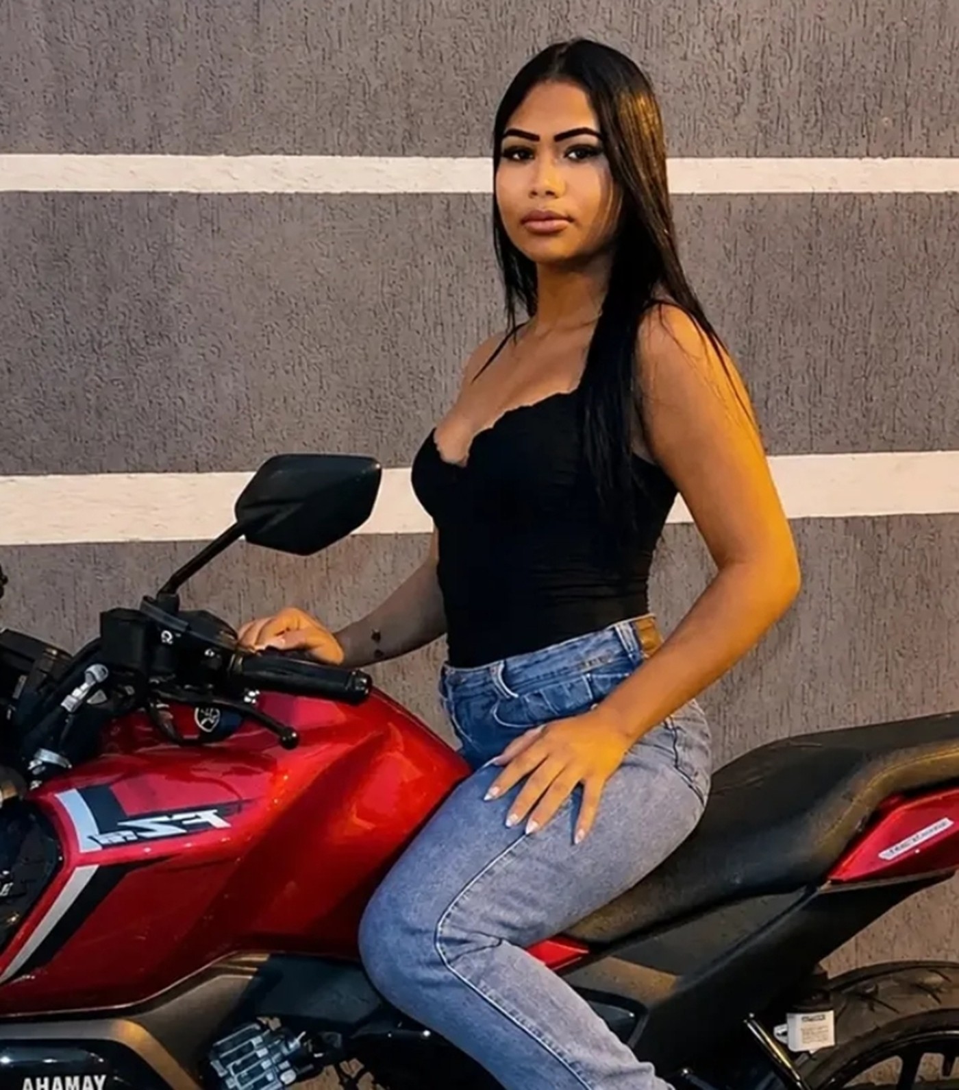 Jovem de 19 anos morre em acidente de moto na RJ-106, em Rio das Ostras