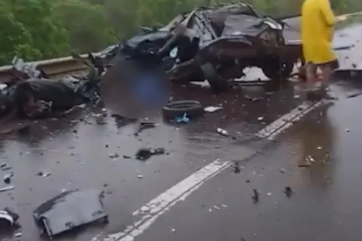 Militares do Exército morrem após batida entre caminhonete e carreta na BR-163 em MS