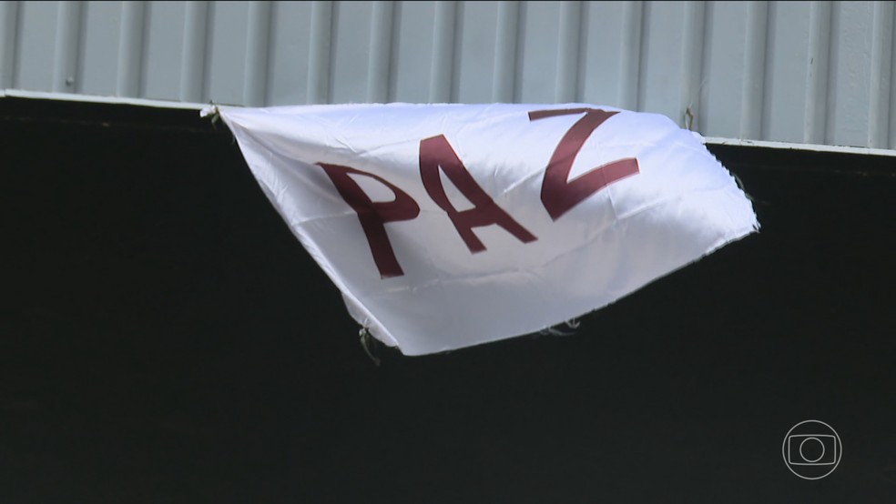 Moradores contam como  viver em reas tomadas pelo crime organizado  Foto: Jornal Nacional/ Reproduo