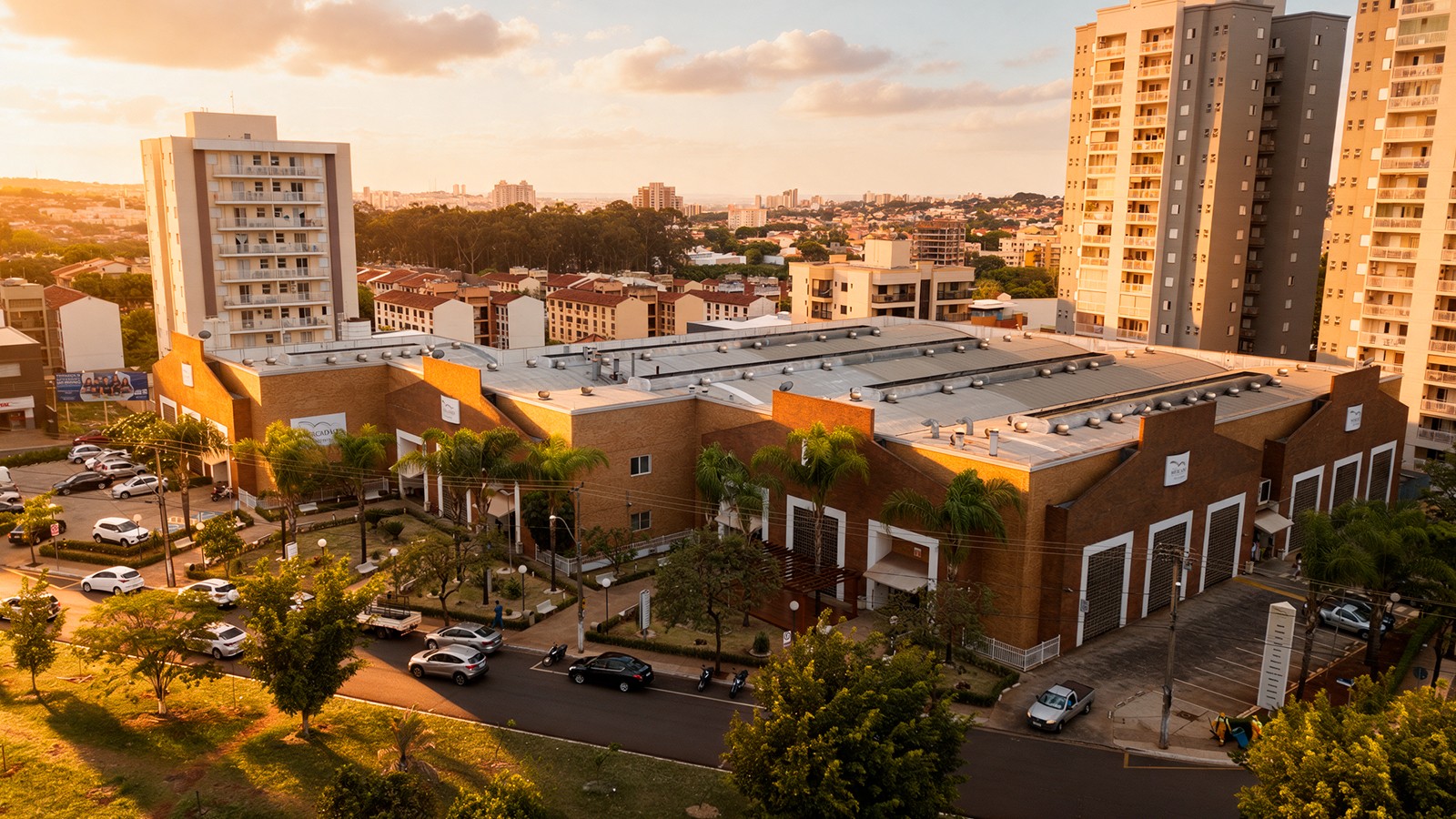 Novo Mercadão celebra 18 anos como polo de turismo e conveniência em Ribeirão